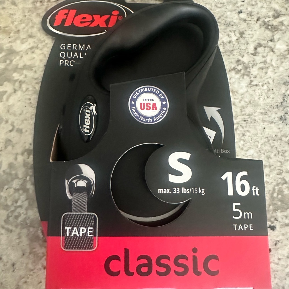 Flexi Classic Black and Red Retractable Leash